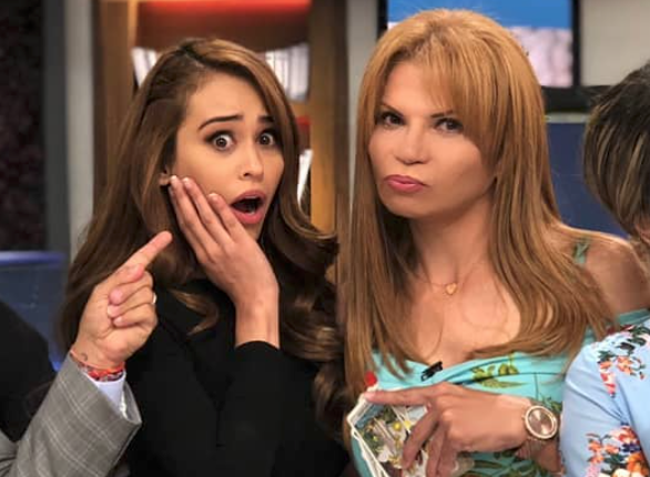 Yanet García y Mhoni Vidente